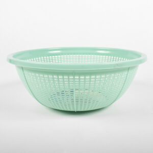 Colander 8"